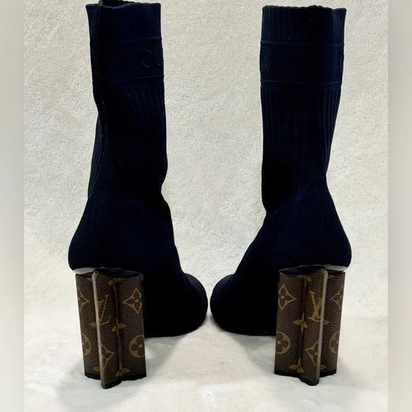 Louis Vuitton Silhouette Monogram Heel Sock Boots
Size 40 - Picture 6 of 13